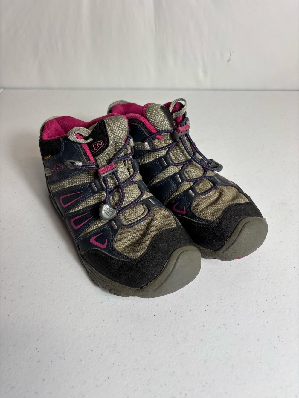 Keen Oakridge waterproof hiking boots pink and blue Youth Size 3